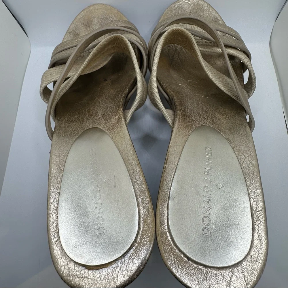 Donald‎ J Pliner Gold Strappy Wedges Size 7.5